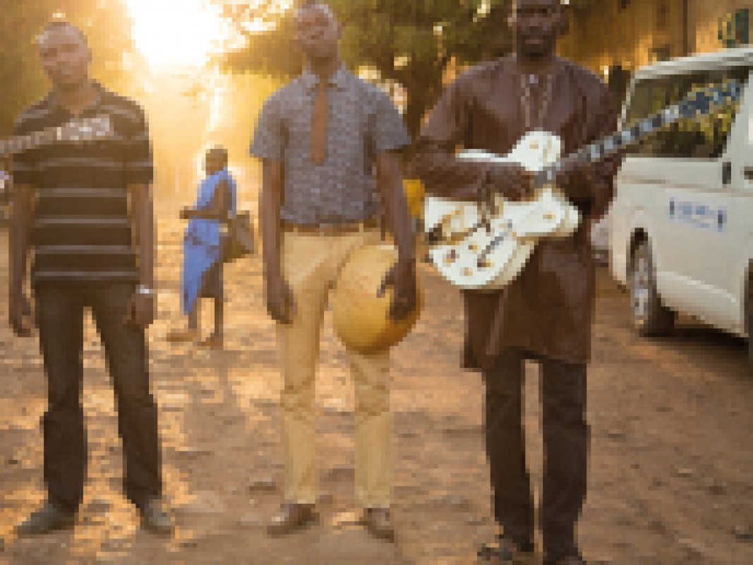 they-will-have-to-kill-us-first-songhoy-blues-kopie-1-570x318_1470836068.jpg